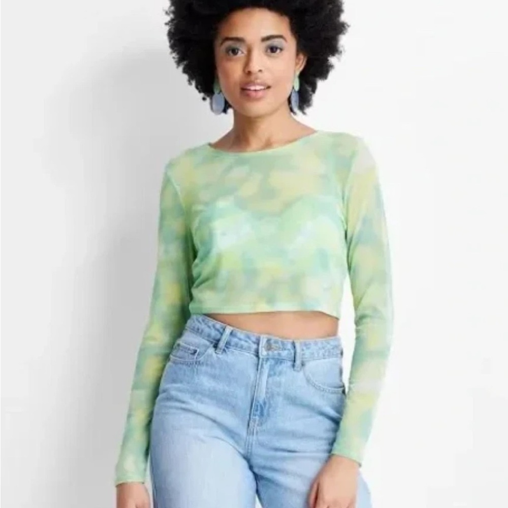 Green and White Long Sleeve Fitted Crop Top